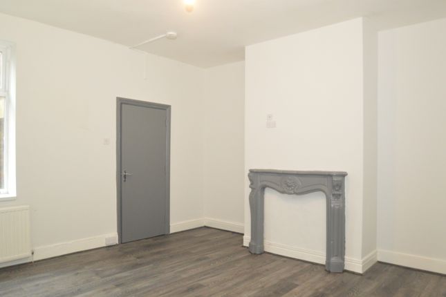 Thumbnail Flat to rent in Stuart Terrace, Gateshead