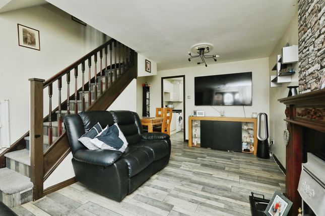 55, Wildene Drive, Mexborough photo 2