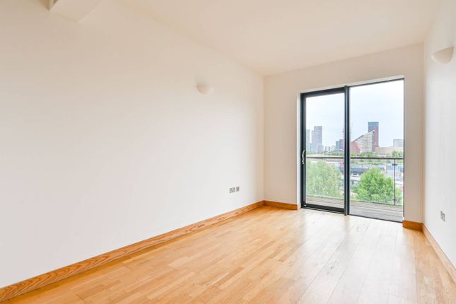 Flat for sale in Roach Road, London