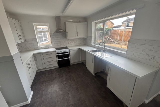 63, Nelson Court, THETFORD photo 2