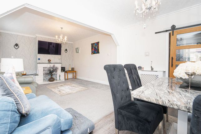 67, Keltyhill Avenue, Kelty photo 4