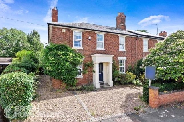 Thumbnail Semi-detached house for sale in Broadway Road, Evesham, Worcestershire