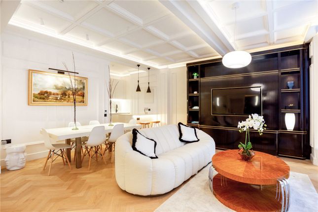 Flat to rent in Ennismore Gardens, Knightsbridge, London