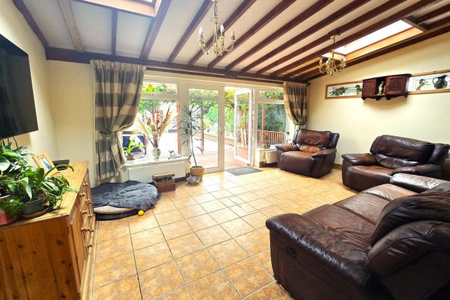 23, Churchill Close, Wimborne photo 3