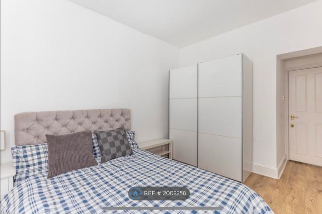 Flat to rent in Marylands Road, Maida Vale