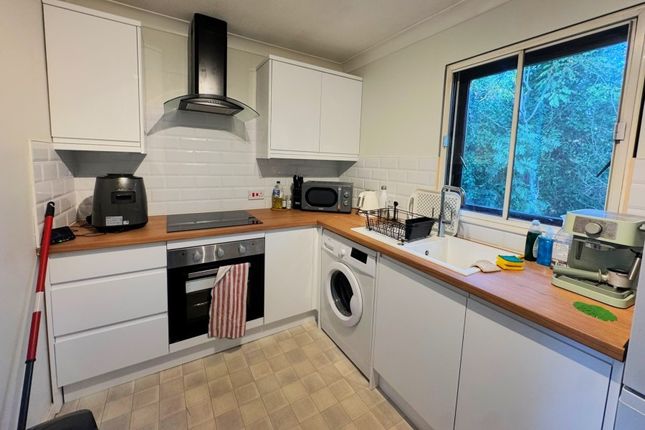 Ladygrove Drive, Guildford photo 2