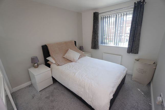 83 Widmer House Wellesbourne Crescent, High Wycombe photo 4