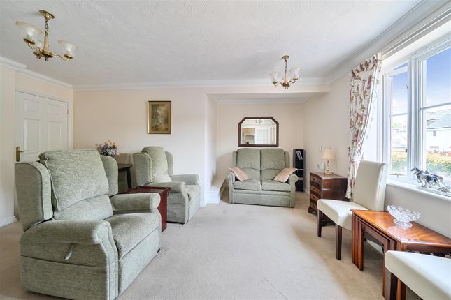 Flat 12, Folly Mill Lodge, South Street, Bridport photo 2
