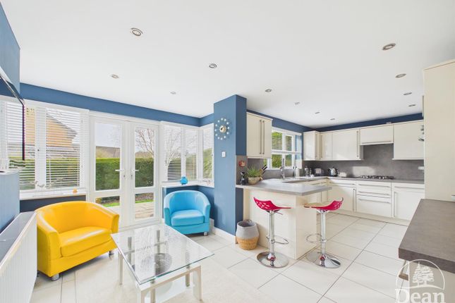 29, Sabrina Way, Lydney photo 2