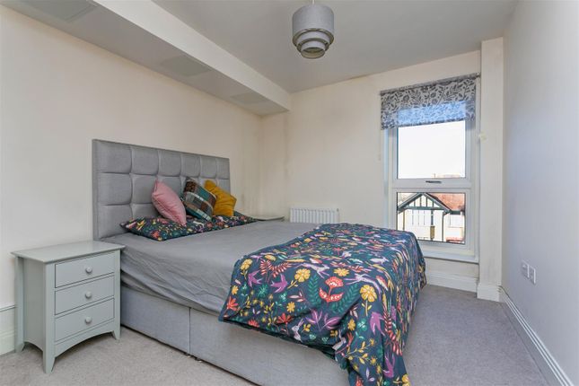 Flat for sale in Windsor Road, Slough