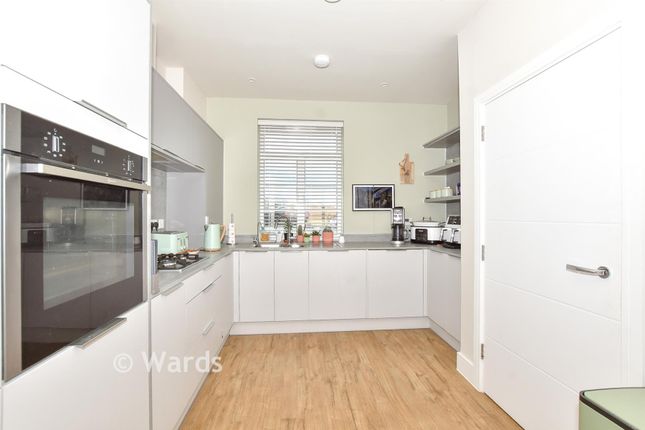 13, Fairbrass Way, Canterbury photo 4