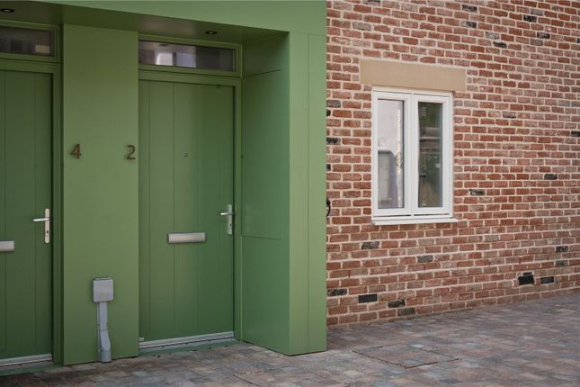 2 Harts Yard,, Harts Yard, Farnham photo 2
