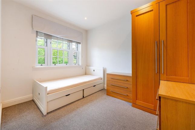 Detached house to rent in Bramley Close, London
