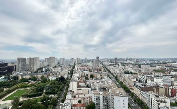 Apartment for sale in 17 Av. D'italie, 75013 Paris, France