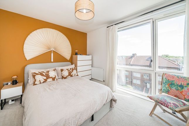 Flat 15, Montmorency House, 109, Station Road, London photo 4