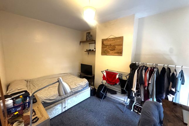 22, Bristol photo 4