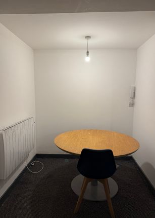 9 Mashud House, Roscoe Street, Oldham photo 3