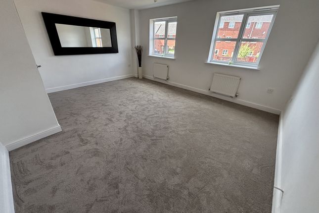 41, Gatcombe Way, Telford photo 2