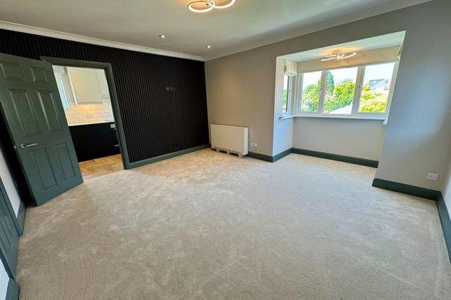 Flat 16, Conway Court, Pinstone Way, Gerrards Cross photo 2