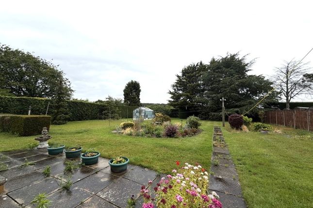 8 Tunneys Lane, Ditchingham, Bungay photo 2
