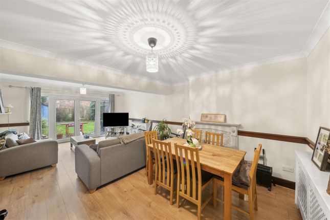 18, Glebe Road, Uxbridge photo 4