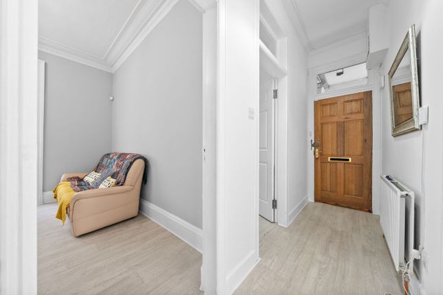 7b, Ronald Place, Stirling photo 4