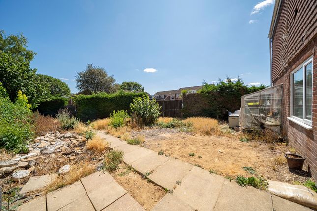 24 Caesar Close, Andover photo 4