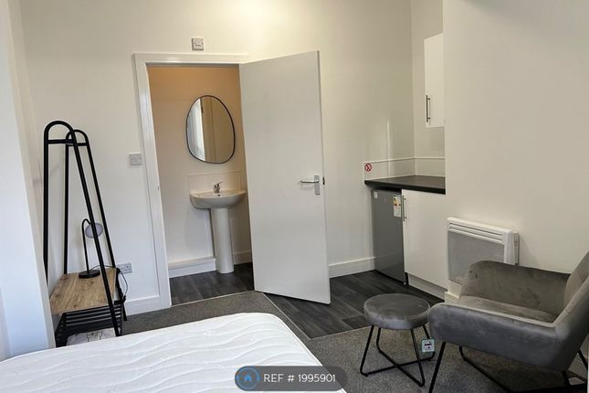 Room to rent in Croft Street, Rochdale