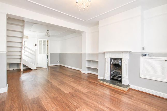 25, Great Eastern Road, Brentwood photo 2