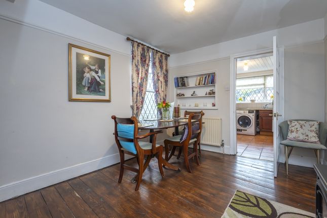 Terraced house to rent in Woodbine Place, London