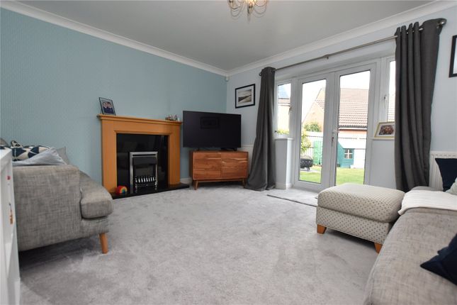 1, Steeple Close, Leeds photo 2