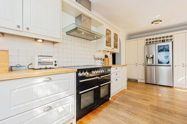 37, Briarlands Avenue, Greater Manchester photo 3