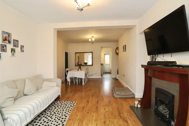 132, St. Cenydd Road, Caerphilly photo 4