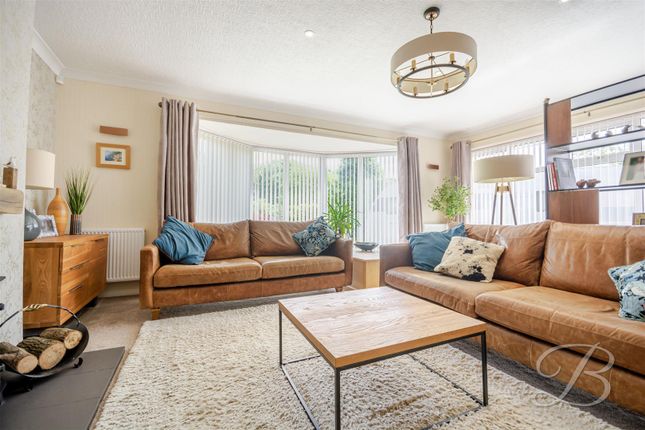 53, Lichfield Lane, Mansfield photo 4