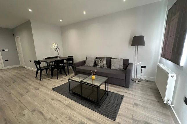 255-257 High Street, HOUNSLOW photo 2