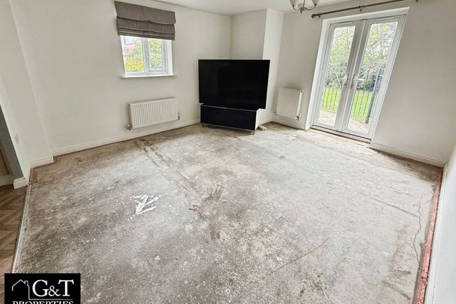 32 Wellspring Gardens, Dudley photo 2
