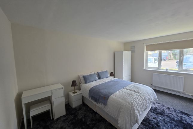 Lndn-Chu996-Flat 8 Ryder Court,, 42 Church Road, London photo 4