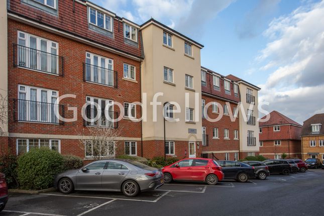 Thumbnail Flat to rent in Schoolgate Drive, Morden, Surrey