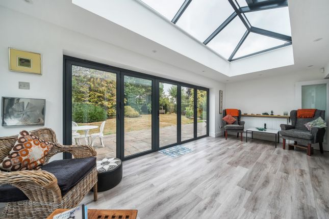 12, Smarts Heath Road, Surrey photo 4