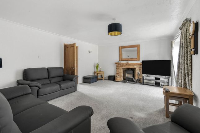 11, Lower Farm Close, Shabbington photo 2