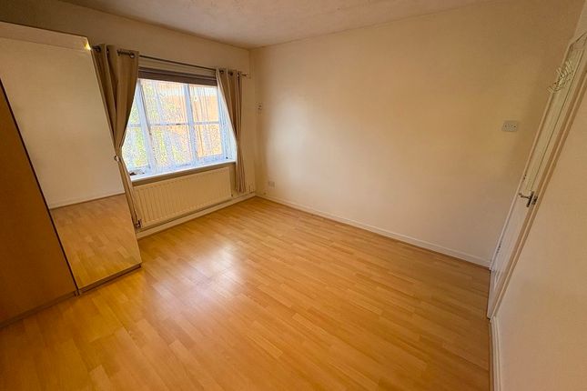 23, Thistledown Close, Manchester photo 5