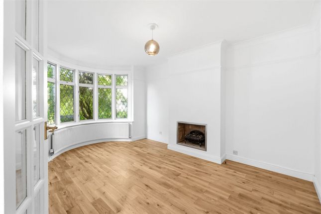 6, Hatherop Road,, Hampton photo 2