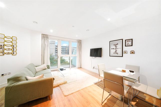 Thumbnail Flat for sale in Lancaster House, London