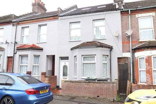 Thumbnail Semi-detached house to rent in Naseby Road, Luton