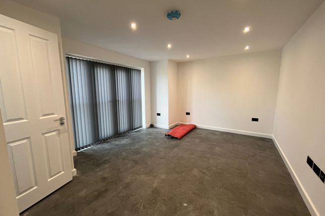 106, Rotherby Avenue, Leicester photo 3