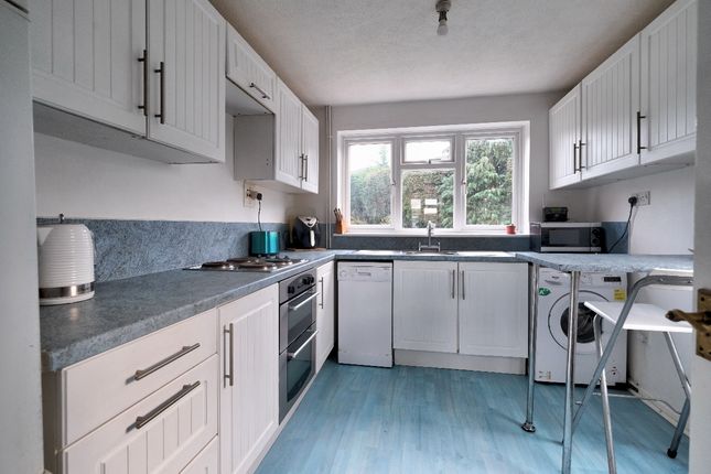20, Sedgemoor Drive, Thame photo 4