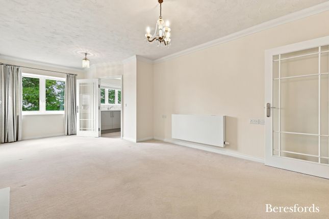 23 Meadow Lodge,, Laindon Road, Essex photo 3