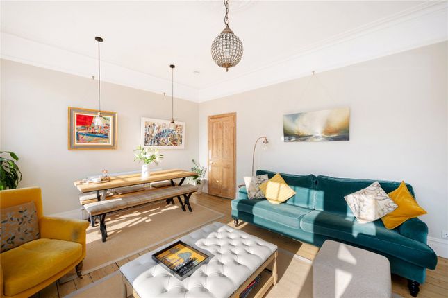 First and Second Floor Flat, 52, Crescent Lane, London photo 3