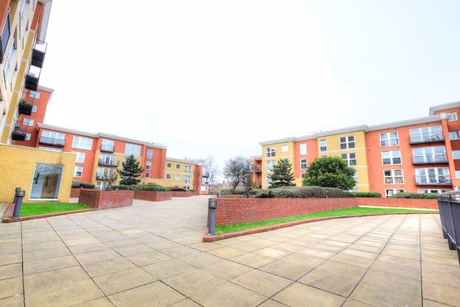 Thumbnail Flat for sale in Monarch Way, Ilford