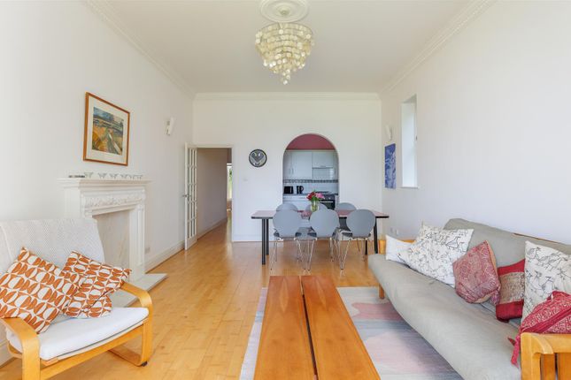 Flat 7, Melcombe House, 53, Queens Road, Cowes photo 2